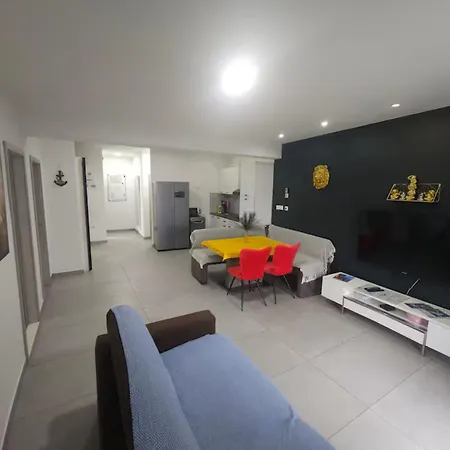 As Moon With Pool * Split