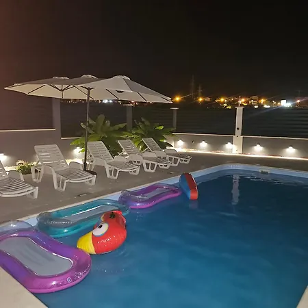 Villa As Moon With Pool Split