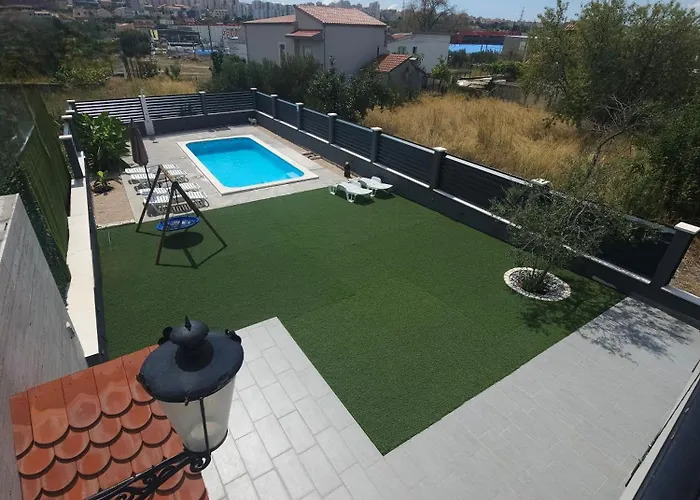 As Moon With Pool Villa *