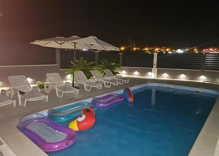 Villa As Moon With Pool Split