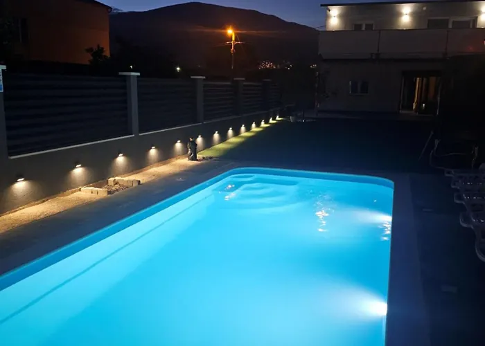 As Moon With Pool *