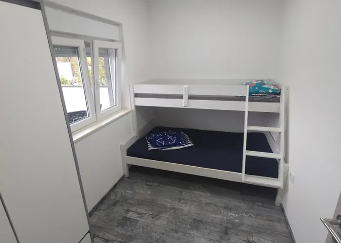 As Moon With Pool فيلة *