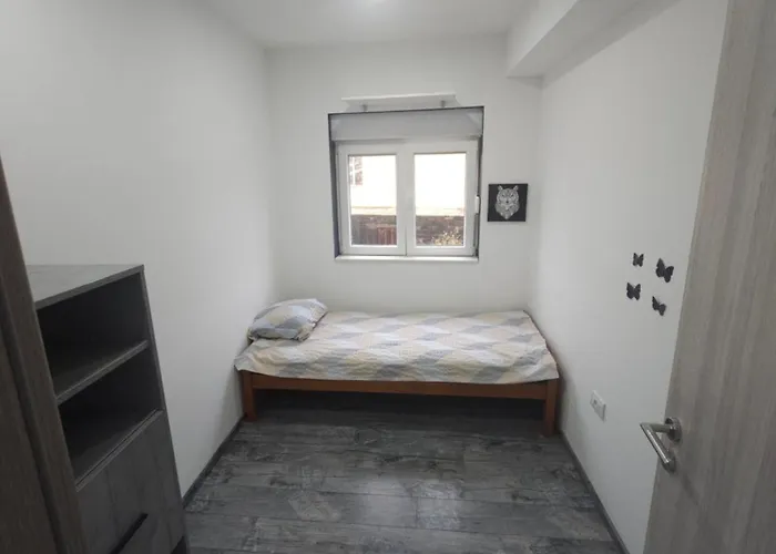 فيلة As Moon With Pool *