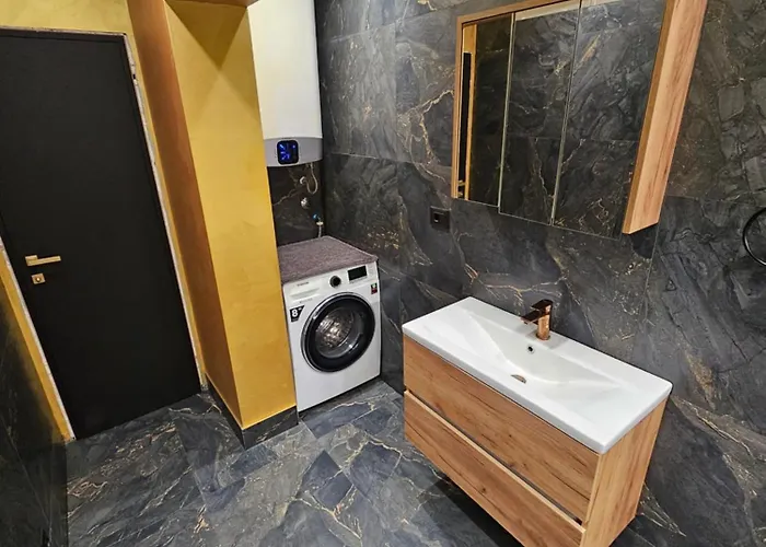 فيلة As Moon With Pool *