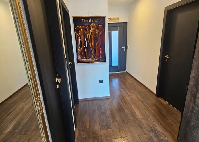 فيلة As Moon With Pool *